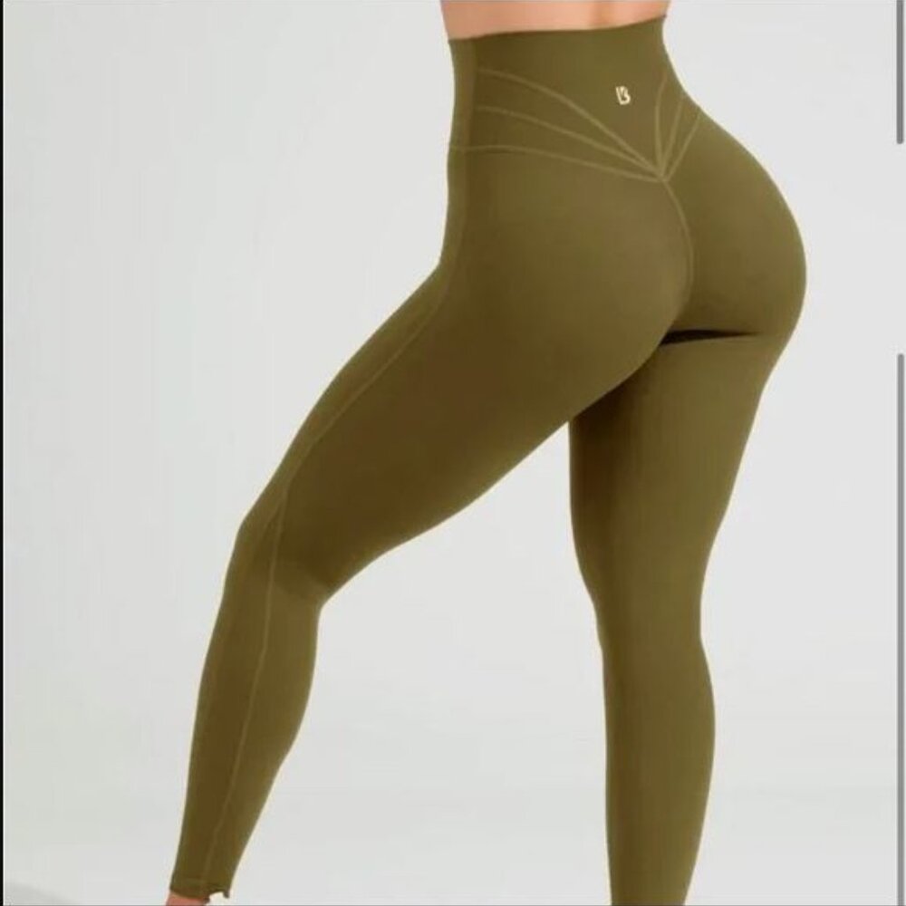 BuffBunny monarch olive leggings sz medium with pockets!